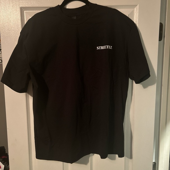 Black and White Streetez T-Shirt - Picture 2 of 3